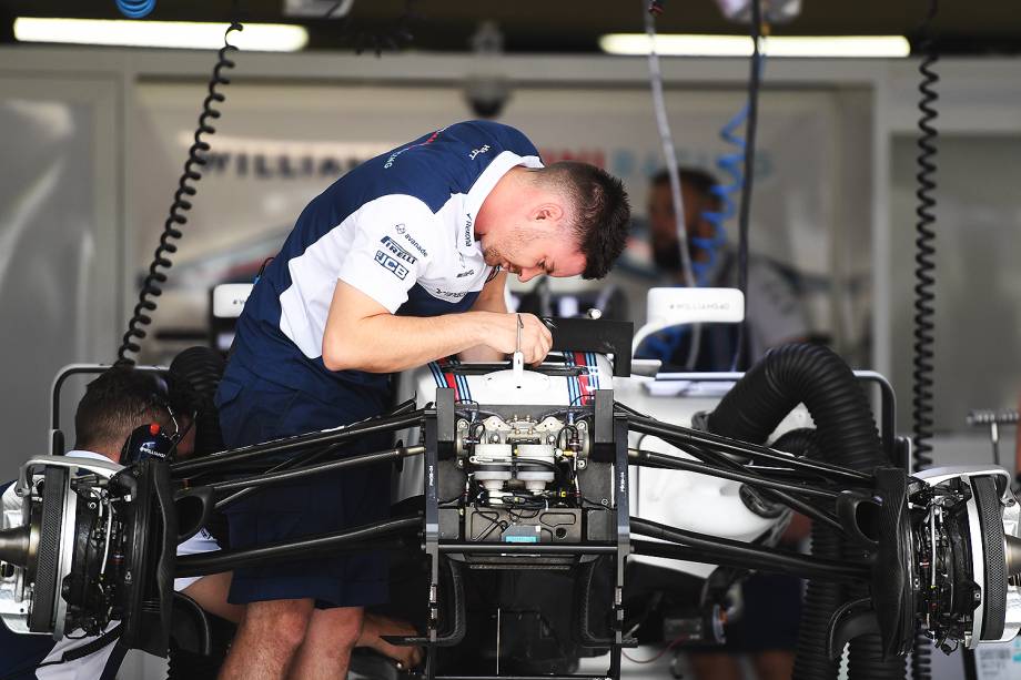 Movimentação no Autódromo de Interlagos antes do início dos treinos para o Grande Prêmio do Brasil de Fórmula 1