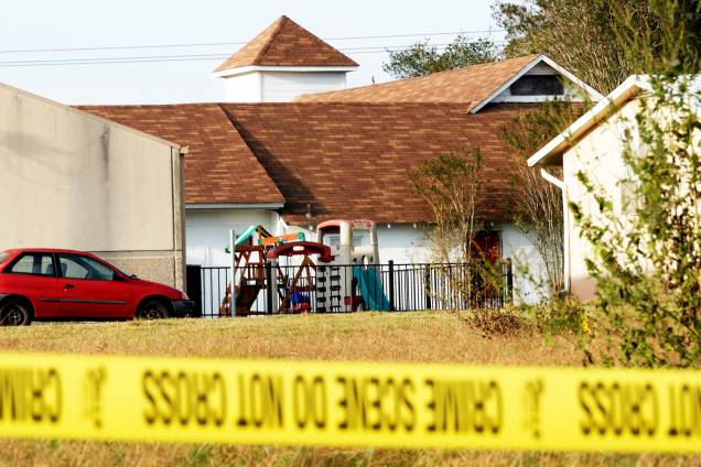 Parquinho é visto próximo à Primeira Igreja Batista de Sutherland Springs, no estado americano do Texas, onde atirador matou 26 pessoas e feriu outras 20 - 06/11/2017 Parquinho é visto próximo à Primeira Igreja Batista de Sutherland Springs, no estado americano do Texas, onde atirador matou 26 pessoas e feriu outras 20 - 06/11/2017