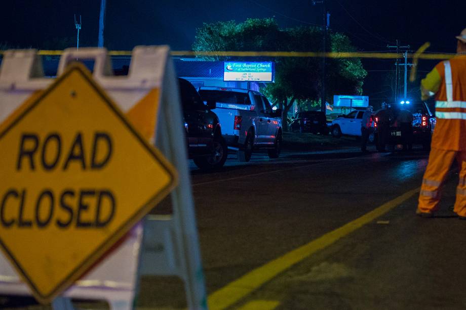 Ao menos 26 pessoas morreram após massacre na Primeira Igreja Batista em Sutherland Springs, no estado americano do Texas - 05/11/2017