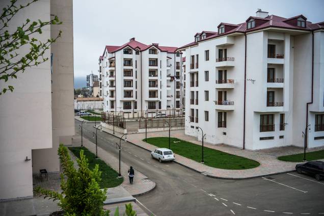 Apartamentos recém construídos na cidade de Stepanakert, em Artsakh. Apartamentos recém construídos na cidade de Stepanakert, em Artsakh.