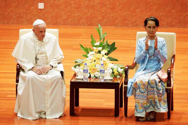 O Papa Francisco se reúne com a líder de Mianmar, Aung San Suu Kyi, na capital Naypyidaw, durante sua visita oficial ao país - 28/11/2017 O Papa Francisco se reúne com a líder de Mianmar, Aung San Suu Kyi, na capital Naypyidaw, durante sua visita oficial ao país - 28/11/2017