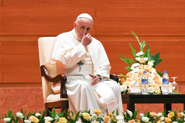 O Papa Francisco se reúne com a líder de Mianmar, Aung San Suu Kyi, na capital Naypyidaw, durante sua visita oficial ao país - 28/11/201 O Papa Francisco se reúne com a líder de Mianmar, Aung San Suu Kyi, na capital Naypyidaw, durante sua visita oficial ao país - 28/11/201