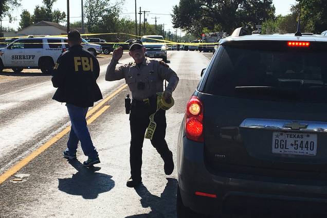 Tiroteio em igreja no Texas deixa ao menos 20 mortos - 05/11/2017 Tiroteio em igreja no Texas deixa ao menos 20 mortos - 05/11/2017