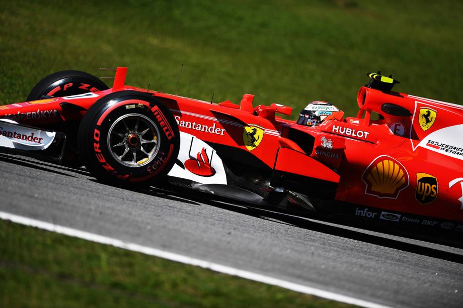 O piloto finlandês Kimi Räikkönen, da Ferrari, durante treino livre para o Grande Prêmio do Brasil, em Interlagos - 10/11/2017