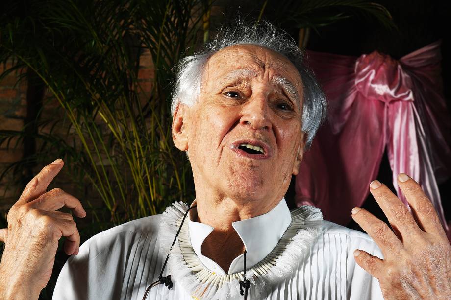 O dramaturgo Zé Celso, diretor do Teatro Oficina em entrevista ao site de VEJA O dramaturgo Zé Celso, diretor do Teatro Oficina em entrevista ao site de VEJA