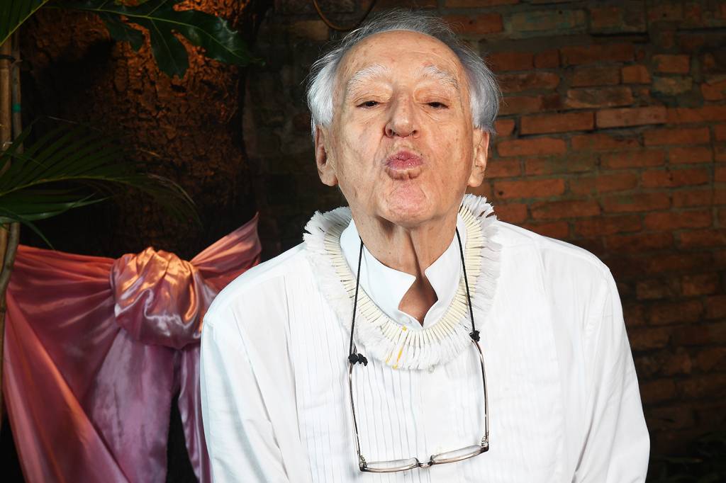 A homenagem tocante de Fernanda Montenegro a Zé Celso