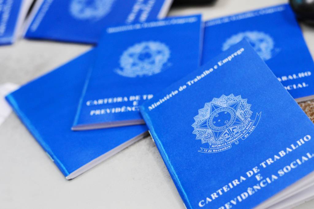 Consignado CLT com bancos será feito a partir de hoje: como funcionará e como aderir