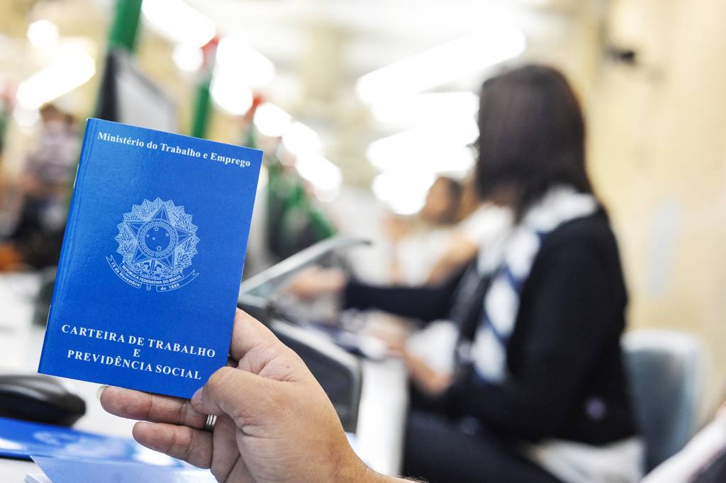 Estudo aponta tombo do PIB e milhões de empregos perdidos com fim da escala 6 x 1