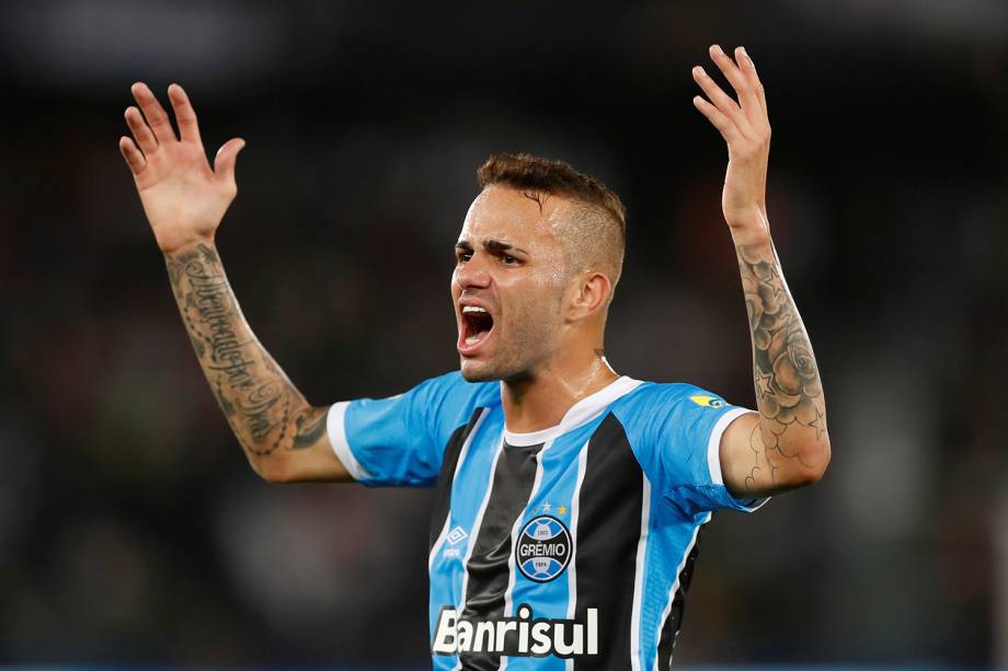 O jogador Luan, do Grêmio, durante partida contra o Real Madrid, válida pela final do Mundial de Clubes da FIFA, realizada no Estádio Xeique Zayed, em Abu Dhabi - 16/12/2017