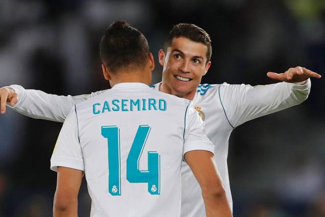 Cristiano Ronaldo comemora após marcar gol de falta durante partida contra o Grêmio, válida pela final do Mundial de Clubes da FIFA, realizada no Estádio Xeique Zayed, em Abu Dhabi - 16/12/2017 Cristiano Ronaldo comemora após marcar gol de falta durante partida contra o Grêmio, válida pela final do Mundial de Clubes da FIFA, realizada no Estádio Xeique Zayed, em Abu Dhabi - 16/12/2017