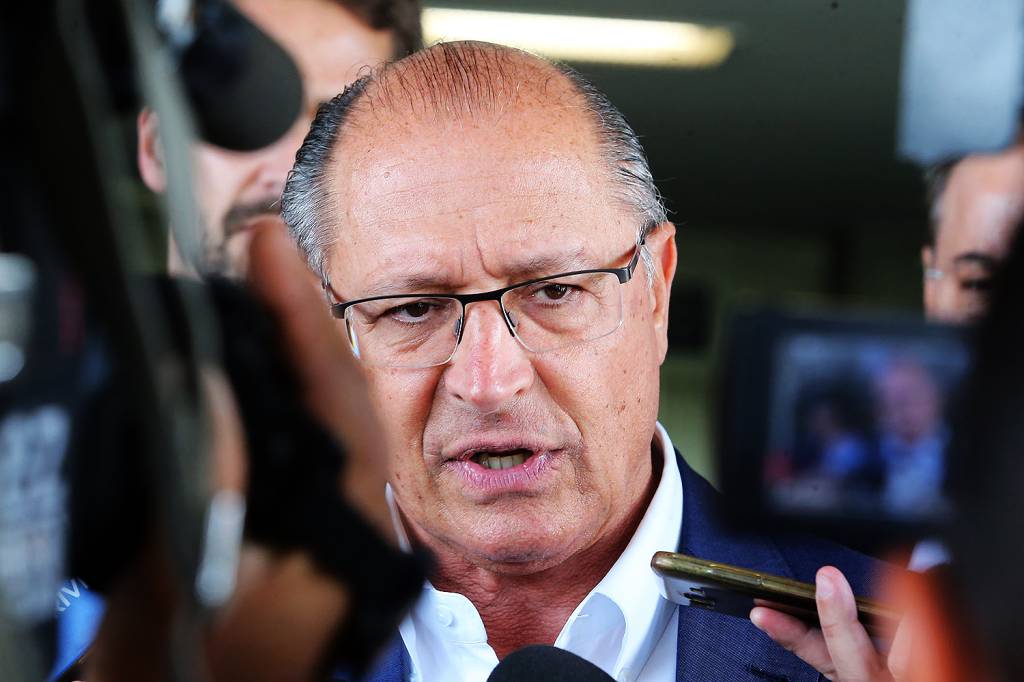 ‘Justiça não é vermelha nem azul’, afirma Alckmin sobre Azeredo