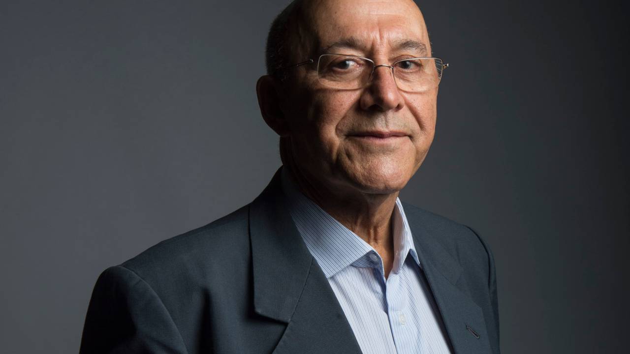 Confúcio Aires Moura