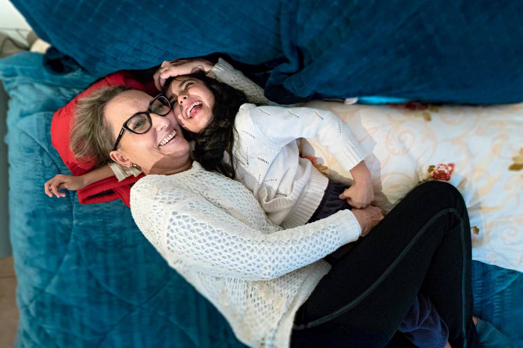 Amor – Ana Bea e a neta Clara, de 6 anos: “Vovó vai virar uma estrelinha no céu”