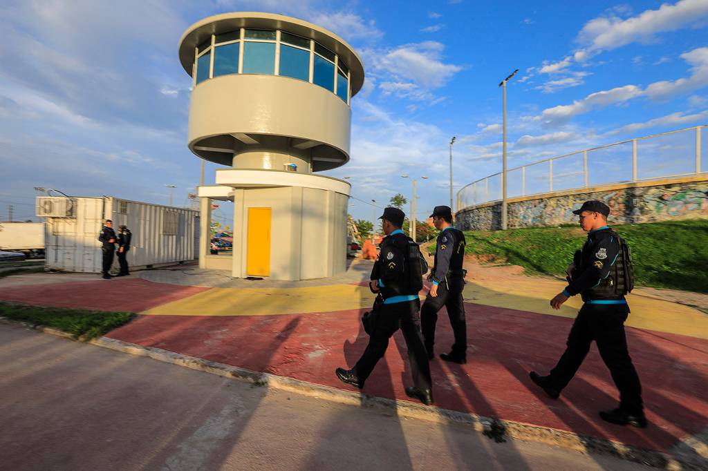Fortaleza instala torres de vigilância para prevenir crimes
