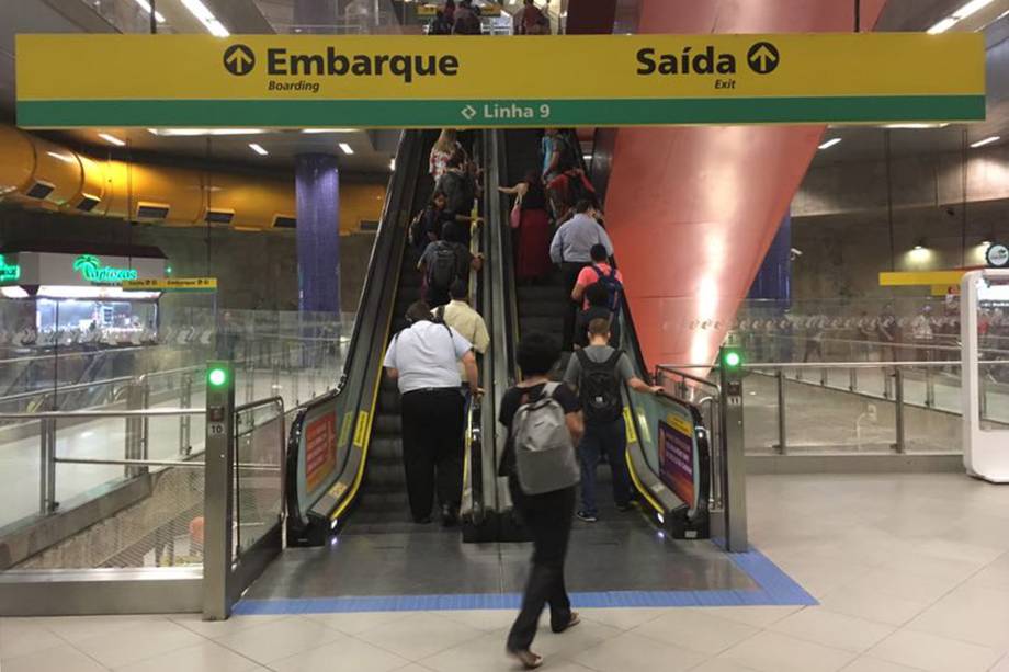 Baixa movimentação na estação Pinheiros da Linha 4 do metrô, privatizada, Zona Oeste de São Paulo Baixa movimentação na estação Pinheiros da Linha 4 do metrô, privatizada, Zona Oeste de São Paulo