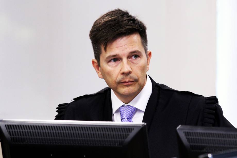 O desembargador Leandro Paulsen, durante a sessão de julgamento do ex-presidente Lula no TRF-4 (Tribunal Regional Federal da 4ª Região), em Porto Alegre (RS) - 24/01/2018 O desembargador Leandro Paulsen, durante a sessão de julgamento do ex-presidente Lula no TRF-4 (Tribunal Regional Federal da 4ª Região), em Porto Alegre (RS) - 24/01/2018