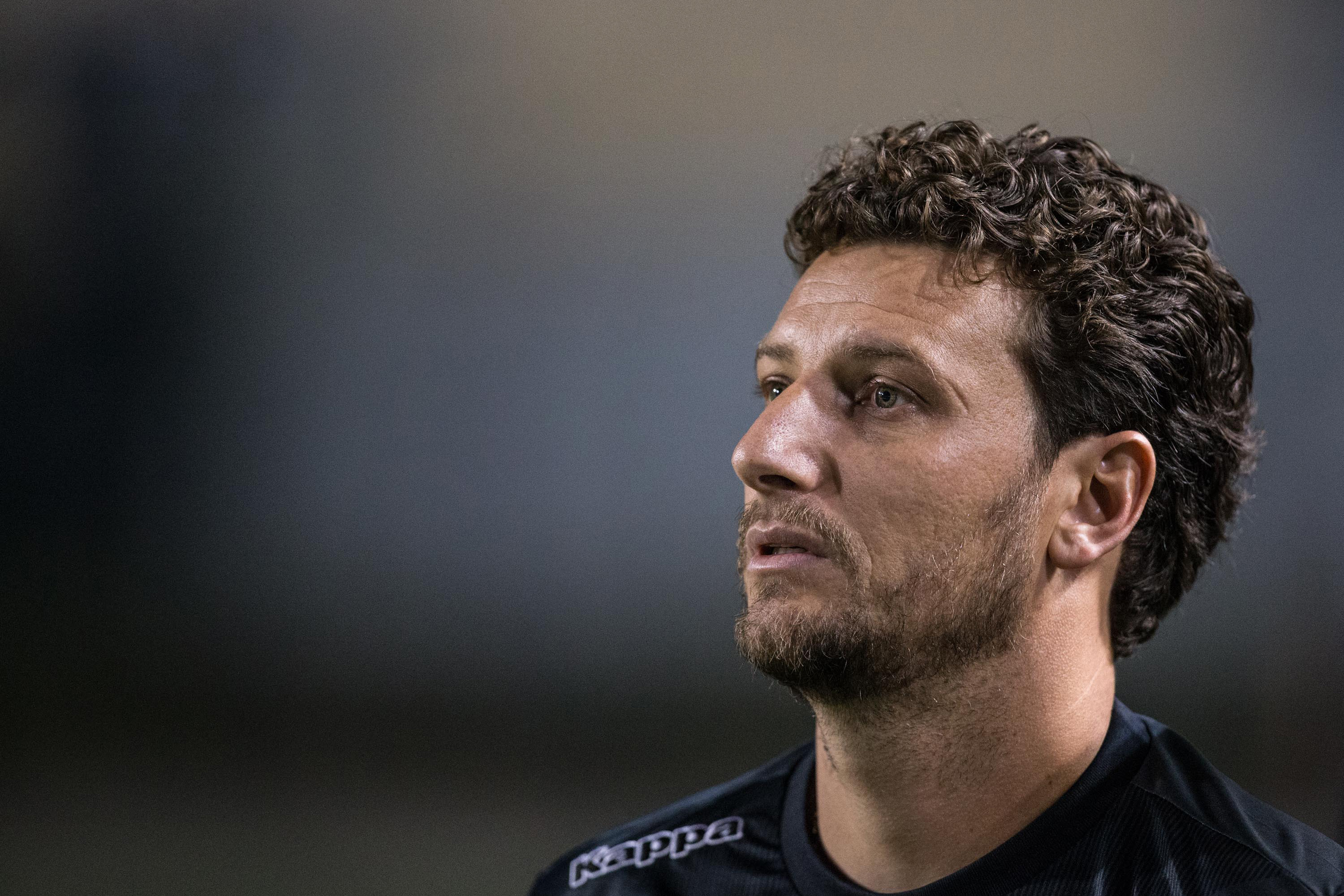 A impressão de Elano em visita a Robinho e bastidor de Neymar: ‘não está feliz’