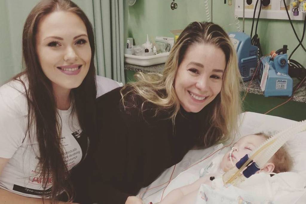 Danielle Winits e Aline Openkoski, m&atilde;e do beb&ecirc; Jonatas