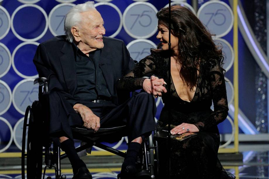 Kirk Douglas é homenageado no Globo de Ouro