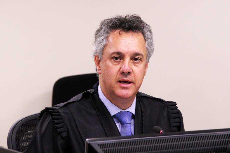 O desembargador João Pedro Gebran, durante sessão de julgamento do ex-presidente Lula no TRF4 (Tribunal Regional Federal da 4ª Região), em Porto Alegre (RS) - 24/01/2018 O desembargador João Pedro Gebran, durante sessão de julgamento do ex-presidente Lula no TRF4 (Tribunal Regional Federal da 4ª Região), em Porto Alegre (RS) - 24/01/2018