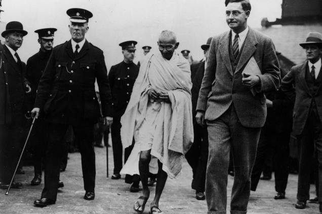 Mahatma Gandhi durante sua viagem pelo Reino Unido, em 1931 Mahatma Gandhi durante sua viagem pelo Reino Unido, em 1931