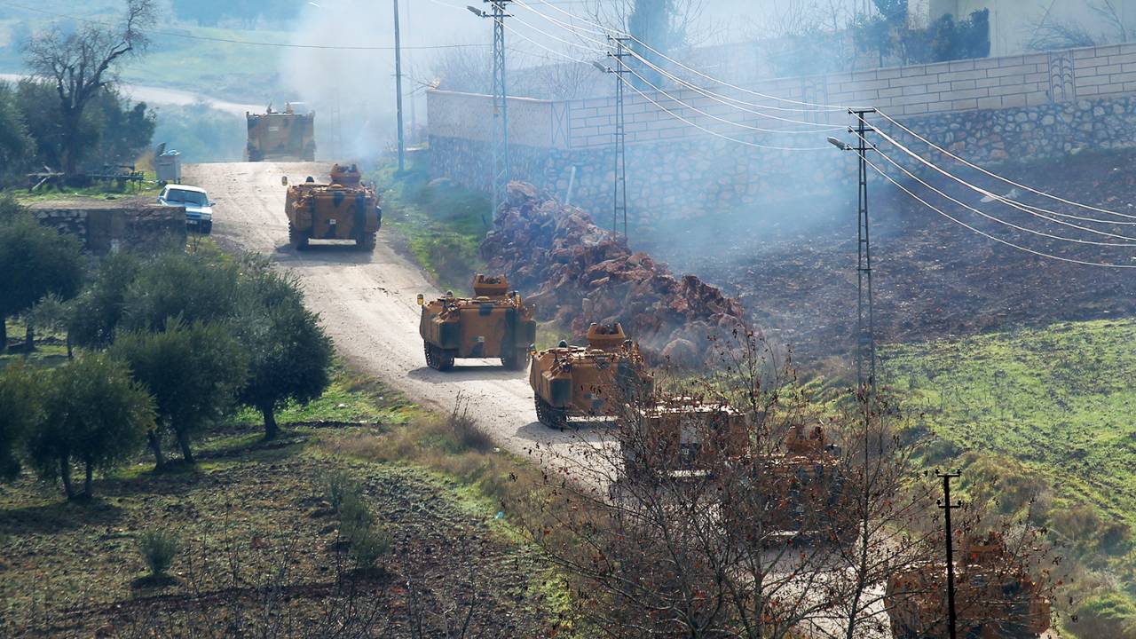 Tanques avançam próximos da província de Hatay, no sul da Turquia - 21/01/2018