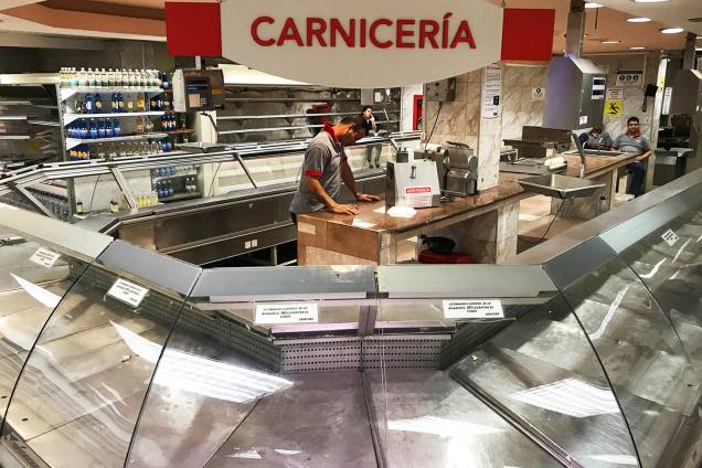 Prateleiras vazias em açougue, localizado no interior de supermercado em Caracas, na Venezuela - 09/01/2018 Prateleiras vazias em açougue, localizado no interior de supermercado em Caracas, na Venezuela - 09/01/2018