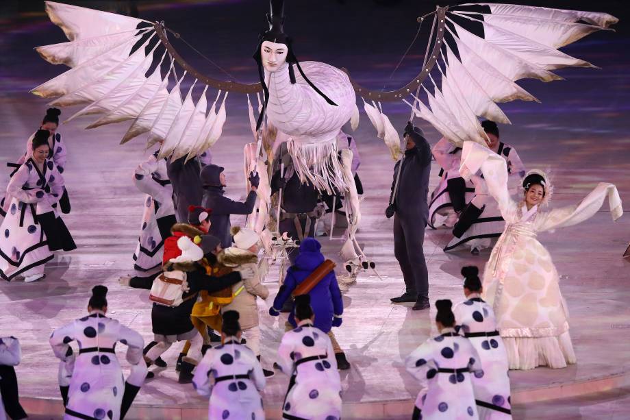 Artistas realizam performance durante a abertura dos Jogos Olímpicos de Inverno de Pyeongchang, na Coreia do Sul - 09/02/2018