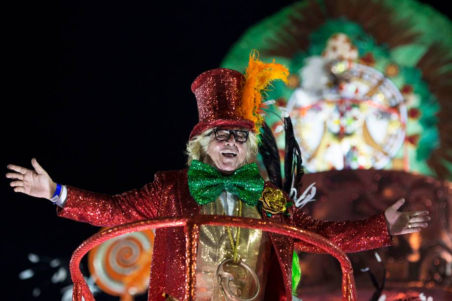 Acadêmicos do Grande Rio homenageia Chacrinha na primeira noite de desfiles do Grupo Especial - 12/02/2018