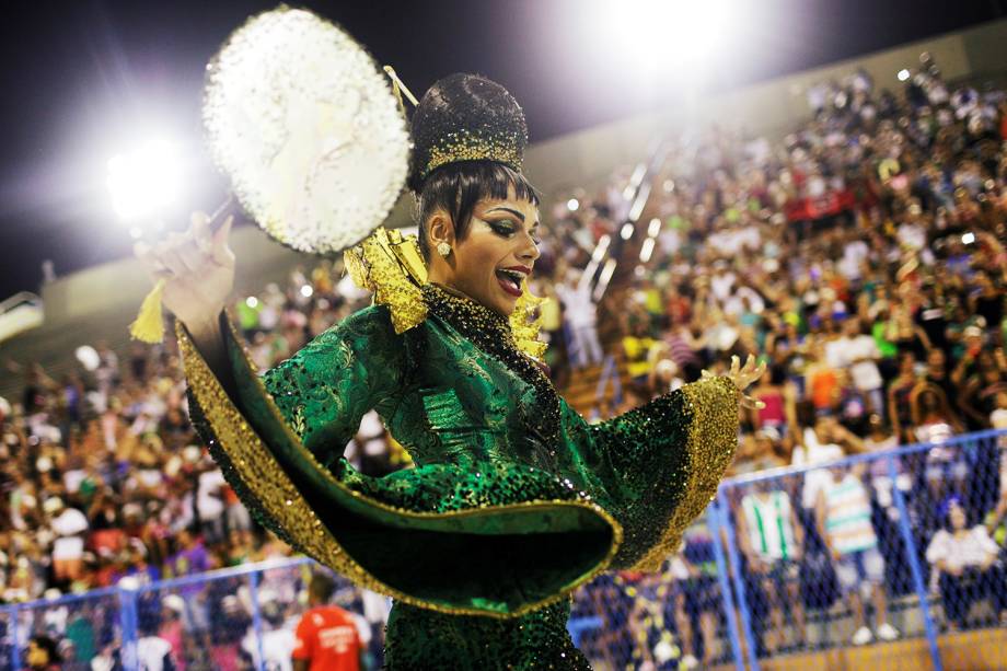 Quitéria Chegas durante desfile da escola de samba Império Serrano no Sambódromo da Marquês de Sapucaí - 11/02/2018