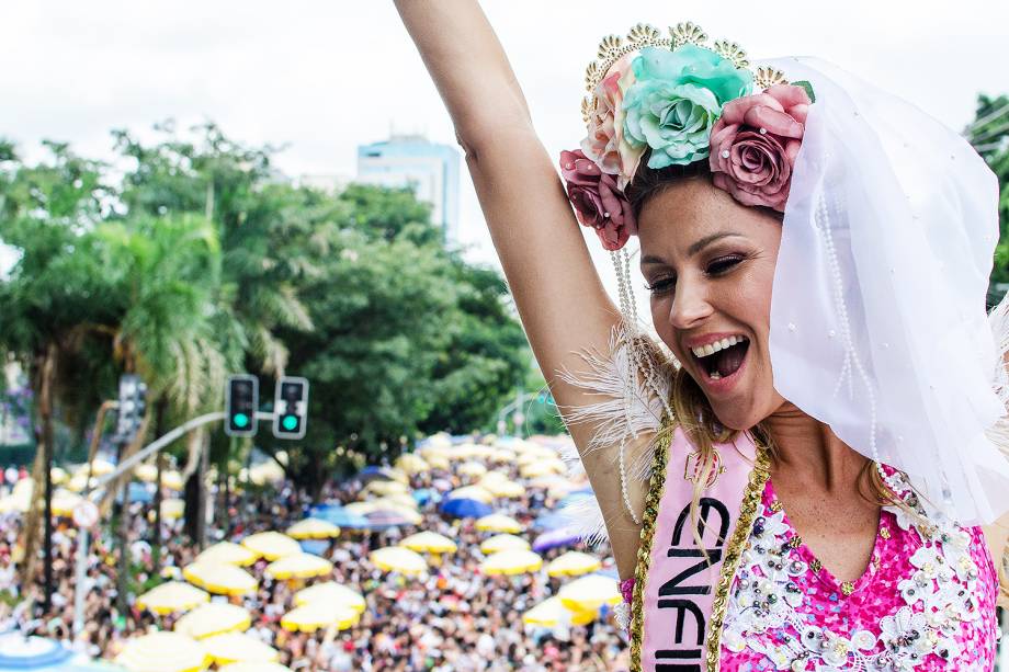 Ellen Jabour, musa do Bloco Casa Comigo, durante desfile na Avenida Brigadeiro Faria Lima, zona oeste da capital paulista - 03/02/2018