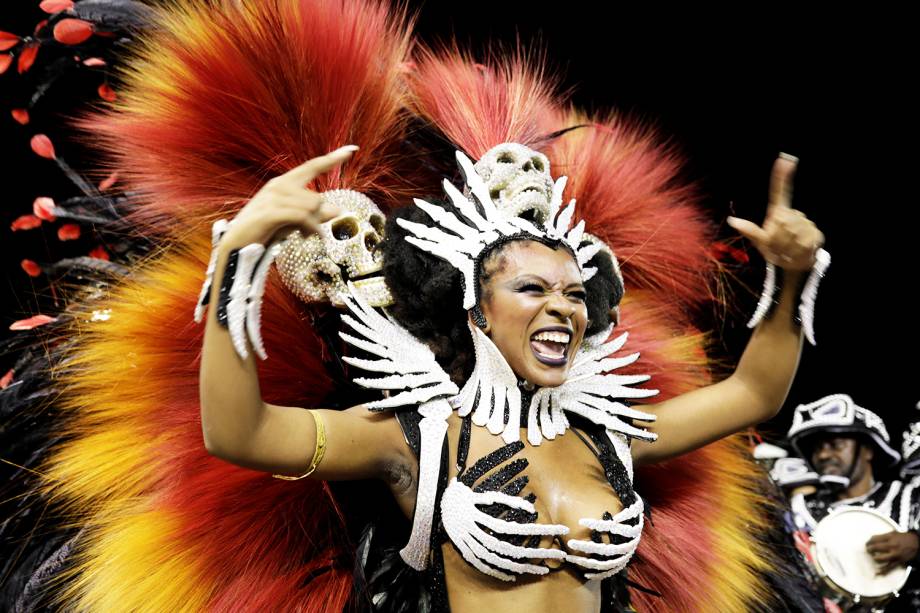 A escola de samba Independente Tricolor realiza desfile no Sambódromo do Anhembi, durante o primeiro dia do Carnaval paulistano - 09/02/2018