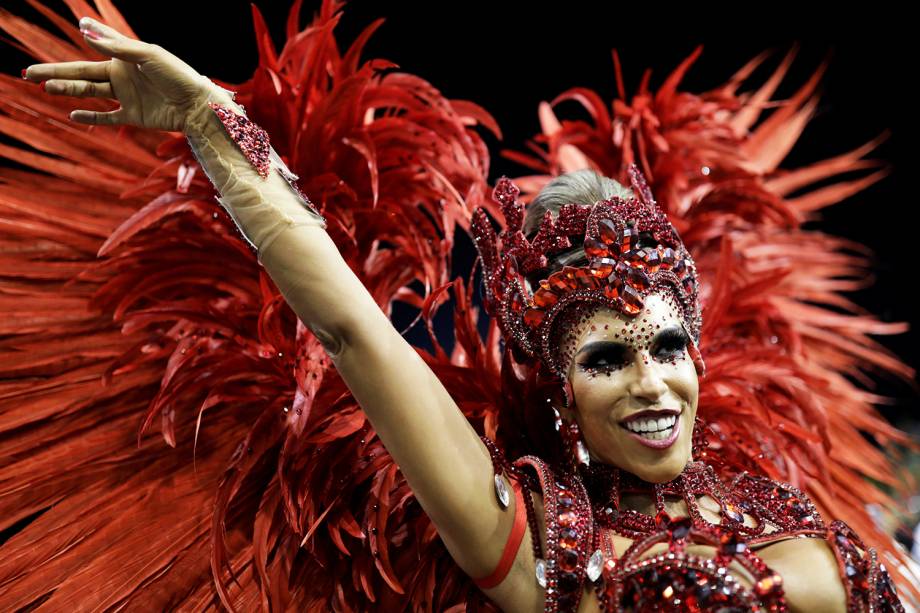 Desfile da escola de samba X-9 Paulistana, durante a segunda noite de desfiles no Sambódromo do Anhembi, em São Paulo (SP) - 10/02/2018