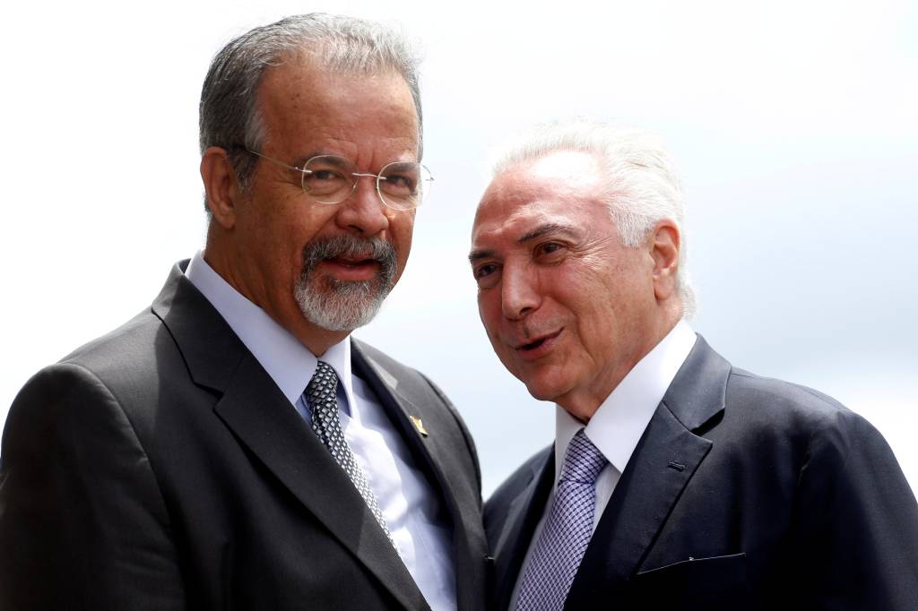 Temer excluirá crimes de corrupção do indulto, diz Jungmann