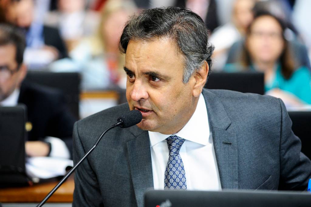 PF: Aparelho apreendido com Aécio é bloqueador ilegal de sinal