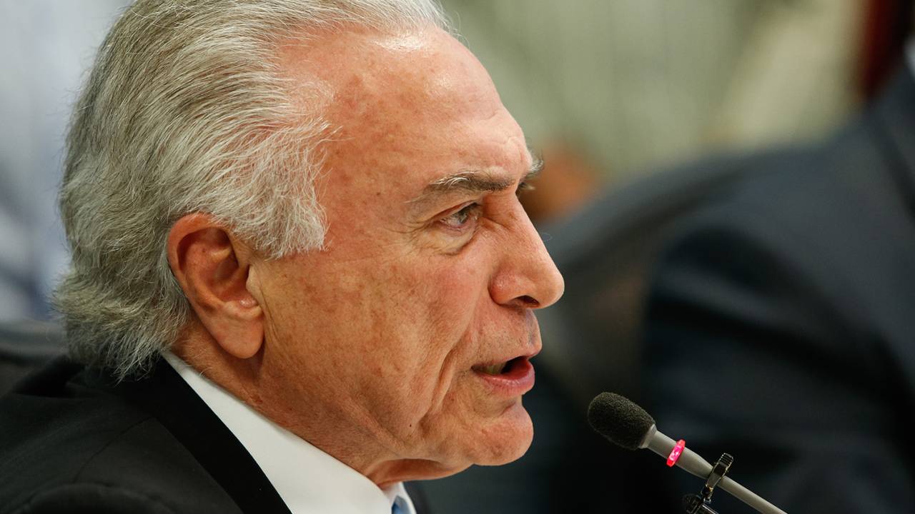 O presidente da República, Michel Temer, participa de reunião no Palácio Guanabara, no Rio de Janeiro (RJ), acompanhado do governador Luiz Fernando pezão, o prefeito Marcelo Crivella e o presidente da Câmara dos Deputados, Rodrigo Maia, para tratar da intervenção federal no Estado - 17/02/2018