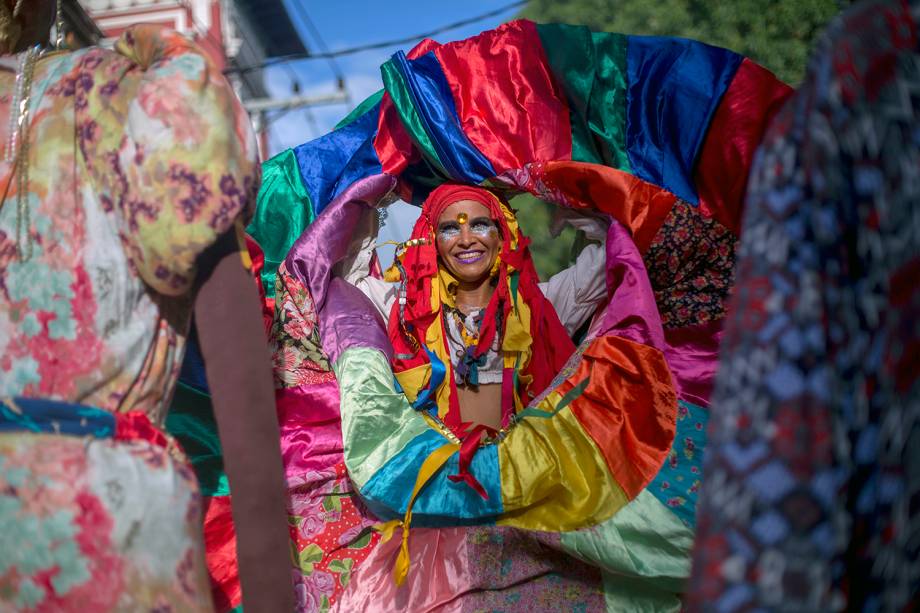 Bloco Céu na Terra anima foliões no bairro de Santa Tereza, no Rio de Janeiro (RJ), durante o pré-Carnaval carioca - 03/02/2018