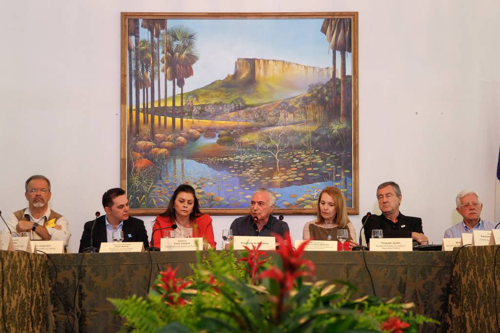 Governo anuncia medidas para conter emergência social em Roraima