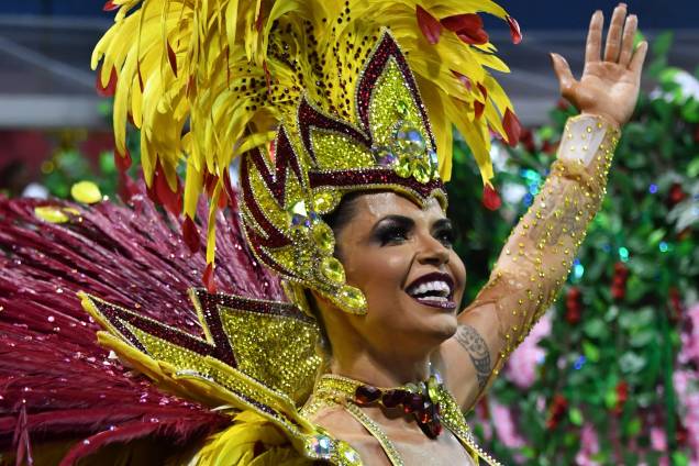 A atriz e modelo Cacau Colucci, musa da escola de samba Dragoes da Real, durante a segunda noite de carnaval em São Paulo, no Sambódromo do Anhembi - 11/02/2018 A atriz e modelo Cacau Colucci, musa da escola de samba Dragoes da Real, durante a segunda noite de carnaval em São Paulo, no Sambódromo do Anhembi - 11/02/2018