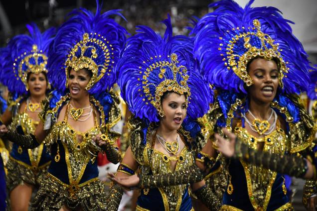 Membros da escola de Samba Dragões da Real desfilam durante a segunda noite de carnaval em São Paulo, no Sambódromo do Anhembi - 11/02/2018 Membros da escola de Samba Dragões da Real desfilam durante a segunda noite de carnaval em São Paulo, no Sambódromo do Anhembi - 11/02/2018