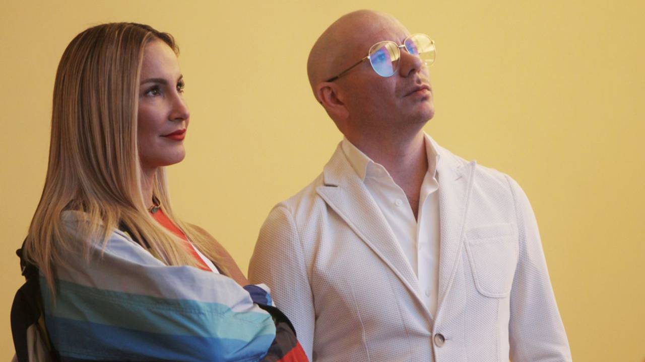 Claudia Leite e Pitbull