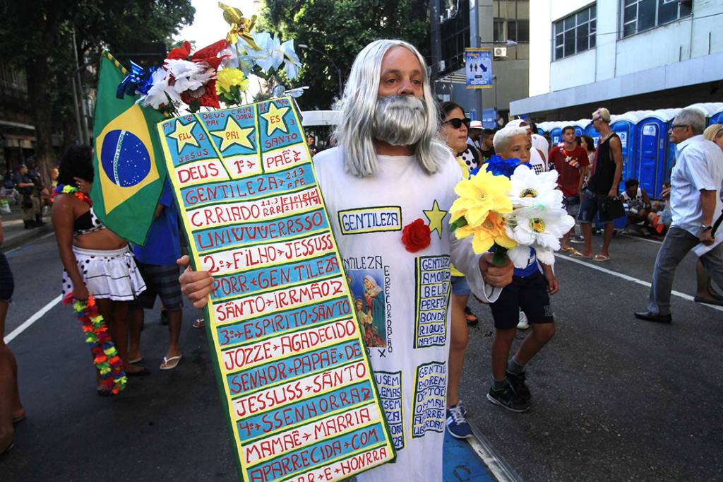 Carnaval do Rio deve receber quase 2 milhões de turistas