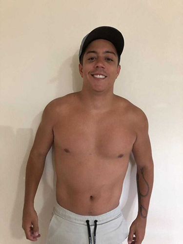 Humoristas utilizam aplicativo para deixar a barriga tanquinho. Na imagem ,o comediante Renato Albani antes do efeito do aplicativo