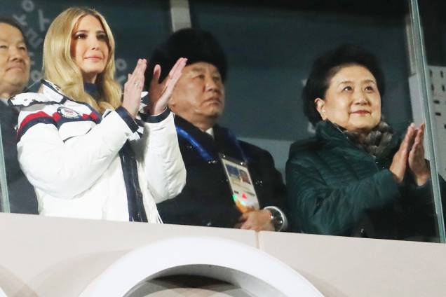 A filha do presidente americano Donald Trump, Ivanka Trump (esq), durante a cerimônia de encerramento dos Jogos Olímpicos de Inverno, em Pyeongchang, na Coreia do Sul - 25/02/2018 A filha do presidente americano Donald Trump, Ivanka Trump (esq), durante a cerimônia de encerramento dos Jogos Olímpicos de Inverno, em Pyeongchang, na Coreia do Sul - 25/02/2018