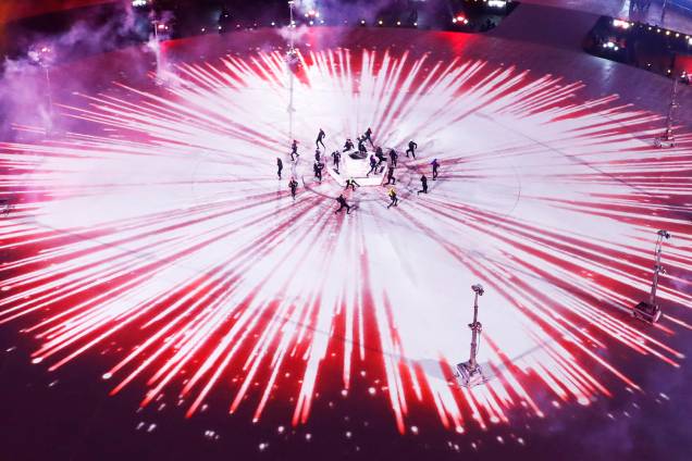 Artistas realizam performance durante a cerimônia de encerramento dos Jogos Olímpicos de Inverno, em Pyeongchang, na Coreia do Sul - 25/02/2018 Artistas realizam performance durante a cerimônia de encerramento dos Jogos Olímpicos de Inverno, em Pyeongchang, na Coreia do Sul - 25/02/2018