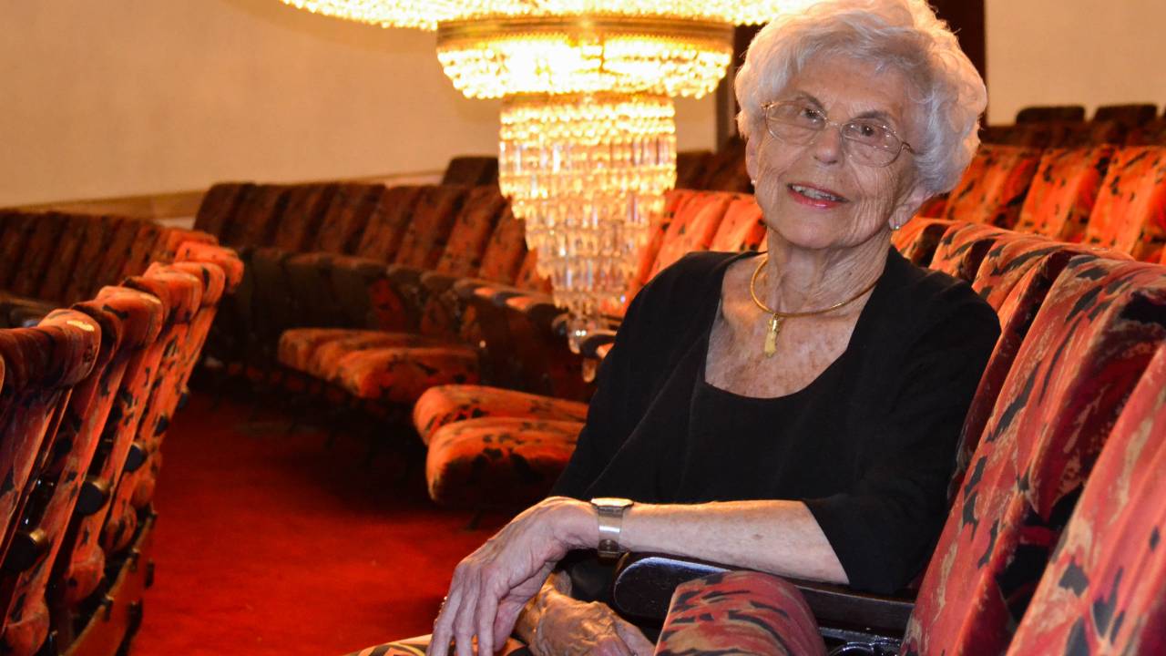 Eva Sopher, no Theatro São Pedro
