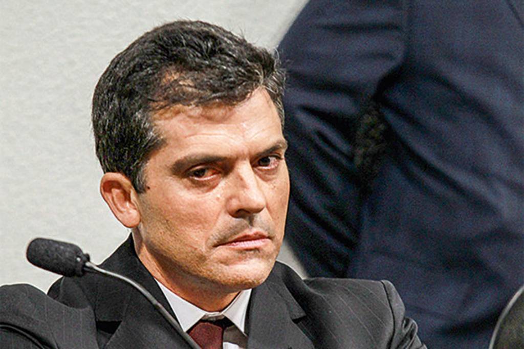 Fernando Cavendish tem prisão domiciliar revogada