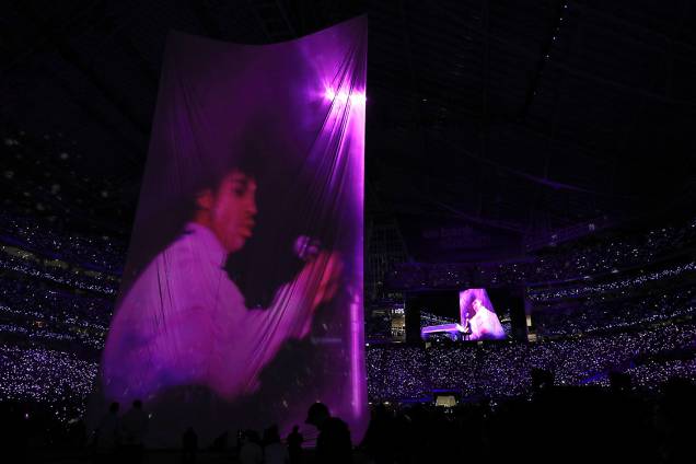 Justin Timberlake homenageou Prince cantando a música "I Would Die 4 U" Justin Timberlake homenageou Prince cantando a música "I Would Die 4 U"