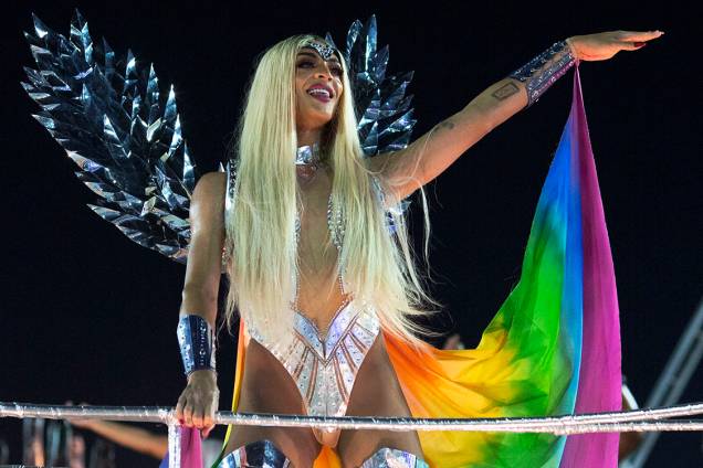 A cantora Pabllo Vittar desfila pela Beija-Flor, no segundo dia de desfiles do Carnaval do Rio A cantora Pabllo Vittar desfila pela Beija-Flor, no segundo dia de desfiles do Carnaval do Rio