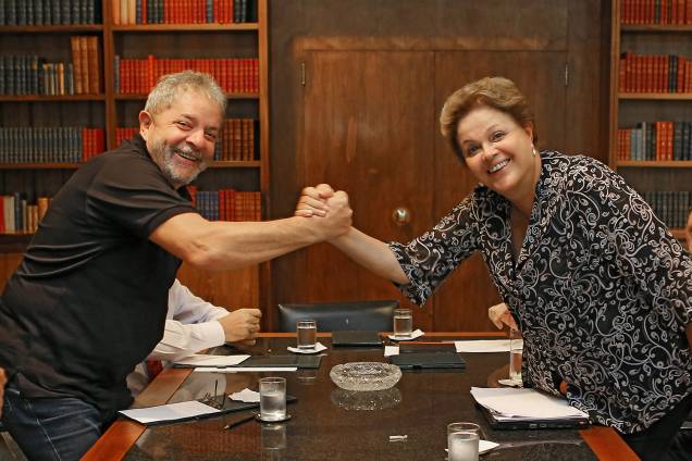 O ex-presidente, em reunião com sua sucessora, Dilma Rousseff, em 2014. O ex-presidente, em reunião com sua sucessora, Dilma Rousseff, em 2014.